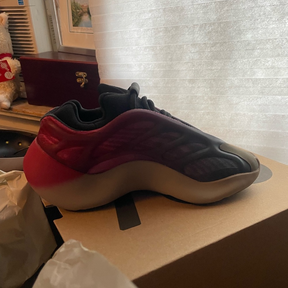 Yeezy 700